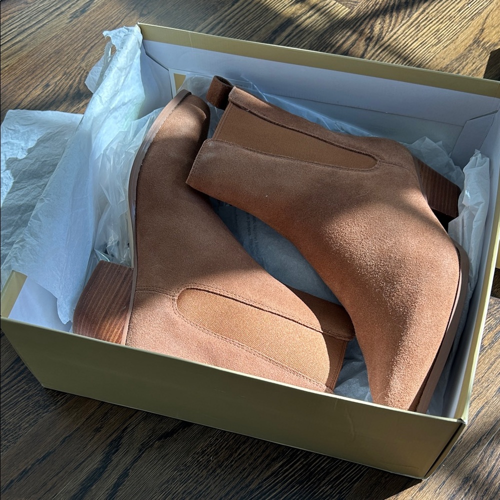 MICHAEL KORS Kinlee suede Bootie